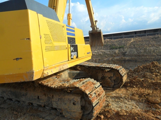 Komatsu PC200-3 รถทำงานอยู่ เต็มตามรุ่น เอกสาร Inv แอร์ดี ช่วงล่างเต็ม พร้อมลุยได้เลย
