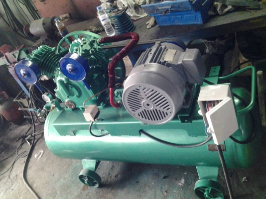 ปั๊มลม sanco 7.5 แรง ราคาถูก พร้อมรับประกัน 3เดือนสนใจติดต่อ 081-5266979