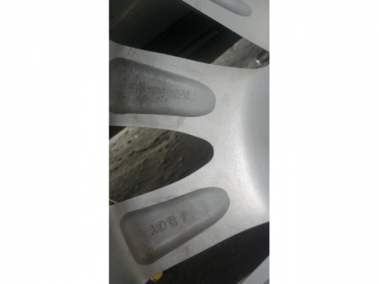 แม็กขอบ 16 ขนาด 4 รู 100 ไม่คด ไม่ดุ้ง พร้อมยาง แม็กขอบ 16 ขนาด 4 รู 100 ไม่คด ไม่ดุ้ง พร้อมยาง