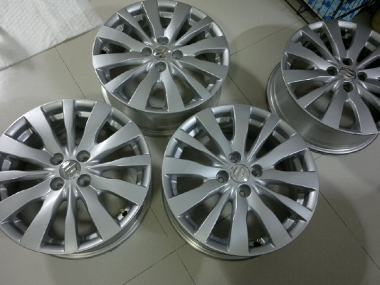 แม็กขอบ 16 ขนาด 4 รู 100 ไม่คด ไม่ดุ้ง พร้อมยาง แม็กขอบ 16 ขนาด 4 รู 100 ไม่คด ไม่ดุ้ง พร้อมยาง