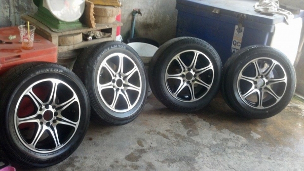 แม็กเจแปน 15 กว้าง 6นิ้วครึ่ง ขนาด 4 รู 100และ114 พร้อมยางดันลอบ