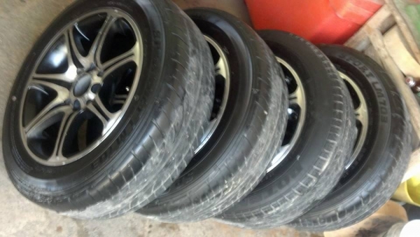 แม็กเจแปน 15 กว้าง 6นิ้วครึ่ง ขนาด 4 รู 100และ114 พร้อมยางดันลอบ