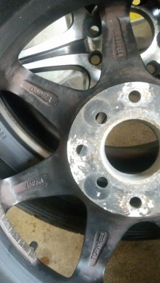 แม็กเจแปน 15 กว้าง 6นิ้วครึ่ง ขนาด 4 รู 100และ114 พร้อมยางดันลอบ