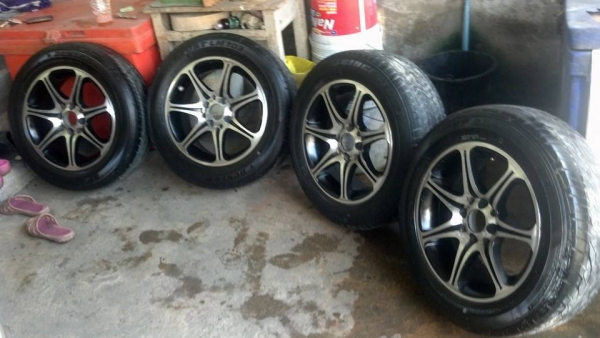 แม็กเจแปน 15 กว้าง 6นิ้วครึ่ง ขนาด 4 รู 100และ114 พร้อมยางดันลอบ