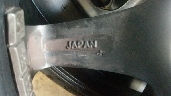 แม็กเจแปน 15 กว้าง 6นิ้วครึ่ง ขนาด 4 รู 100และ114 พร้อมยางดันลอบ