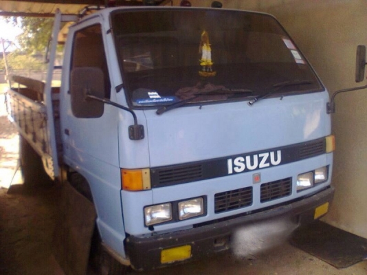 รถอีซูซุ  4 ล้อ 100 แรงม้า  ปี 43  ( รถประกอบ )   สนใจติดต่อ 081 - 6079515