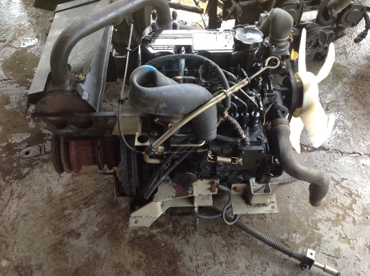 ขายเครื่องแบ็คโฮเก่าญี่ปุ่น 3 สูบ ยี่ห้อมิตซูบิชิ รุ่น S3L-2  ขนาด 30 แรงม้า สภาพสวยมากๆ