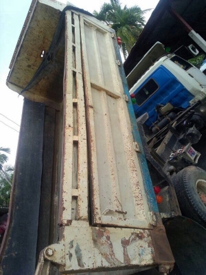 รถฮีโน่ 6 ล้อดั้ม FB112 117 แรงม้า. ปี 35 สนใจติดต่อ 081 - 6079515 รถฮีโน่ 6 ล้อดั้ม FB112 117 แรงม้า. ปี 35 สนใจติดต่อ 081 - 6079515