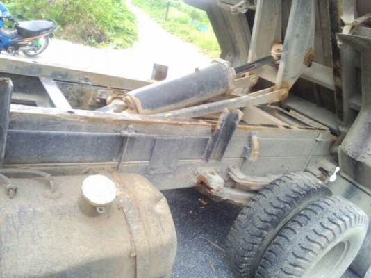 รถฮีโน่ 6 ล้อดั้ม FB112 117 แรงม้า. ปี 35 สนใจติดต่อ 081 - 6079515 รถฮีโน่ 6 ล้อดั้ม FB112 117 แรงม้า. ปี 35 สนใจติดต่อ 081 - 6079515