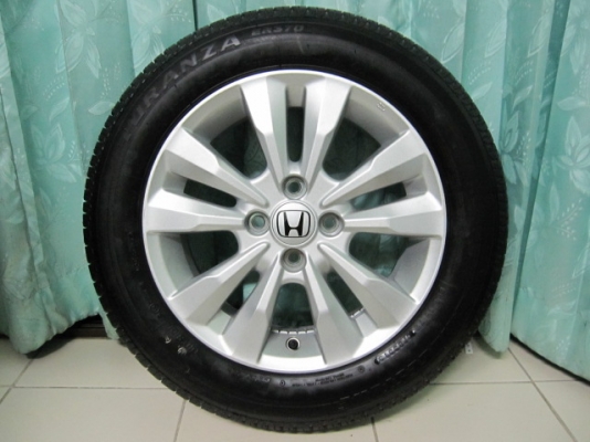 ขายล้อแม็ก Honda City ขอบ 15 พร้อมยาง Bridgestone ปี 13