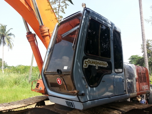 ขายอะใหล่ HITACHI EX200-3 สนใจติดต่อด่วนครับ