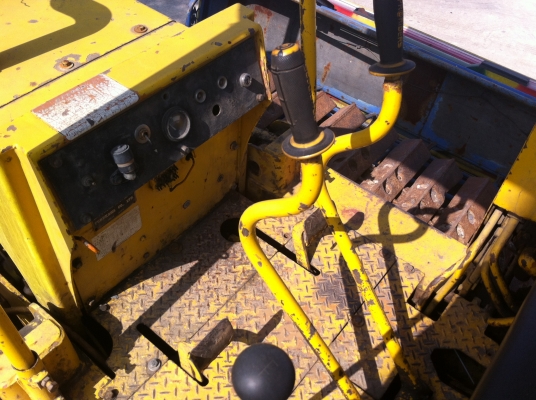 ขายรถแทคเตอร์สวยๆพร้อมใช้งาน