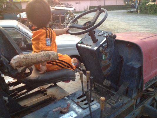 ขายขาดตัว..รถตัดหญ้านั่งขับ 5แก๊งซ์ ขายขาดตัว..รถตัดหญ้านั่งขับ 5แก๊งซ์