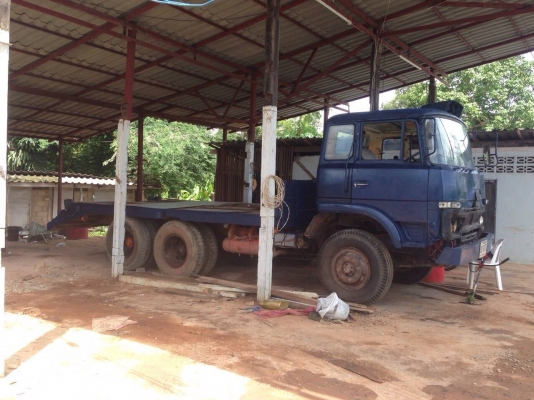 10ล้อหางปลา2เพลา ทุกแบคโฮใหญ่ เครื่องV8 ดีเซล8สูบ