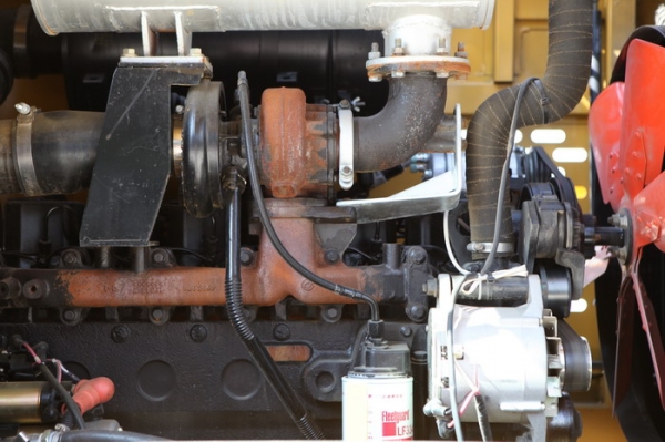 รถตักใหม่ขนาด 2 &amp; 3 คิวยี่ห้อ WORLD W136, W156 แกร่งเหนือใคร ราคาสุดคุ้ม รับประกันให้ 1 ปีพร้อมเปลี่ยนถ่านน้ำมันเครื่องให้ 2 ครั้งหรือตามระยะ