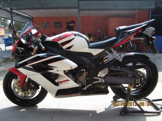 cbr1000rr ปี05 ทะเบียนพร้อมโอน
