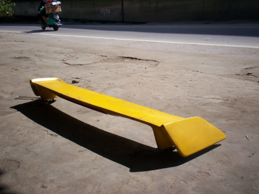 สปอยเลอร์ ใส่ฝากระโปรงท้าย ใส่สีเหลืองมีไฟเบรค ขายขำๆ500บาท สปอยเลอร์ ใส่ฝากระโปรงท้าย ใส่สีเหลืองมีไฟเบรค ขายขำๆ500บาท