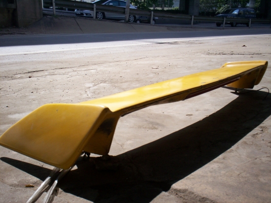 สปอยเลอร์ ใส่ฝากระโปรงท้าย ใส่สีเหลืองมีไฟเบรค ขายขำๆ500บาท สปอยเลอร์ ใส่ฝากระโปรงท้าย ใส่สีเหลืองมีไฟเบรค ขายขำๆ500บาท