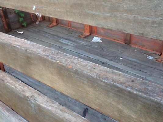 ขายด่วน กระบะ NPR สภาพไปวัดใด้แถมแผงข้างไม้สวยครับ