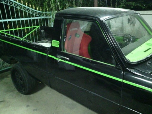 ขายมาสด้าแฟมมิเลีย.15000....ตามสภาพ...ทะเบียนขาด 54