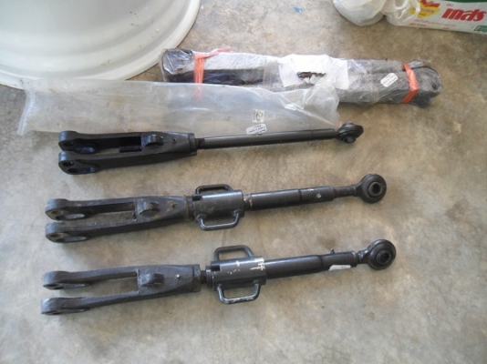 ขาย ชุดหมุนตั้งหางไถฟอร์ดNH40/TS มีทั้งข้างซ้ายและขวา คู่ละ5,000บาท **ของเก่านอกก็มีนะครับโทรสอบถามได้..