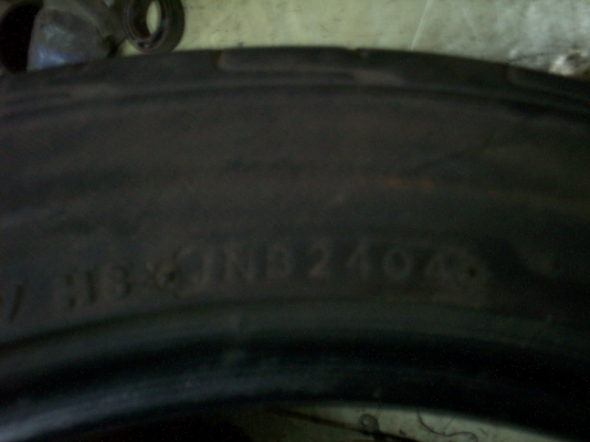 ยางบริดสโตน POTENZA G3 ขนาด225 45 R17 เก่าเก็บ มีเส้นเดียว 500บาท ยางบริดสโตน POTENZA G3 ขนาด225 45 R17 เก่าเก็บ มีเส้นเดียว 500บาท