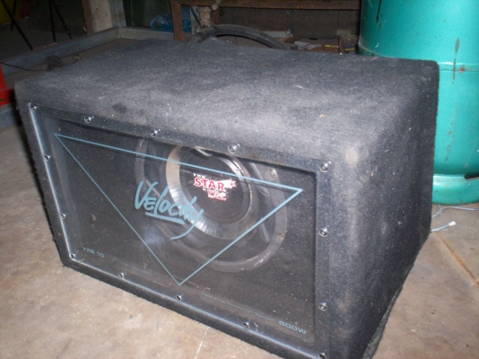 ขายตู้ ซับ อะคริลิก 10นิ้ว พร้อมลำโพง สภาพดี  1500 บาท