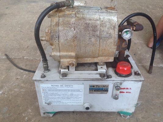 ขายปั้มน้ำมันไฮโดรลิค Daikin 2 HP. สภาพสวย อุปกรณ์ครบ พร้อมใช้งาน