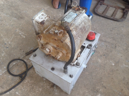 ขายปั้มน้ำมันไฮโดรลิค Daikin 2 HP. สภาพสวย อุปกรณ์ครบ พร้อมใช้งาน