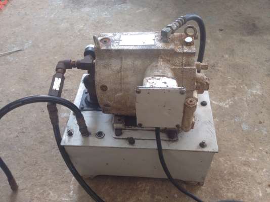 ขายปั้มน้ำมันไฮโดรลิค Daikin 2 HP. สภาพสวย อุปกรณ์ครบ พร้อมใช้งาน