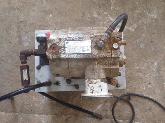 ขายปั้มน้ำมันไฮโดรลิค Daikin 2 HP. สภาพสวย อุปกรณ์ครบ พร้อมใช้งาน