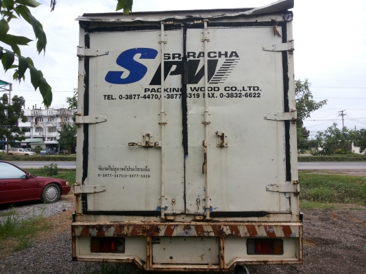 isuzu 6 ล้อ รถตู้บรรทุก