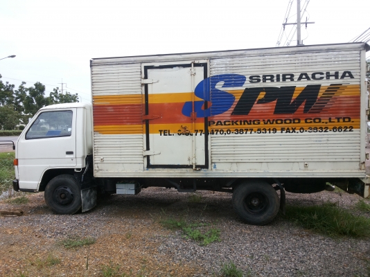isuzu 6 ล้อ รถตู้บรรทุก