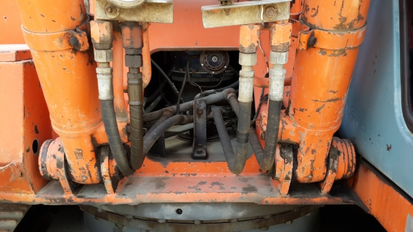 ขายด่วน แบคโฮ HITACHI EX200-3  ราคา 990,000 โทร 081-8507085 (เอ)