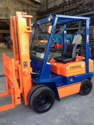 ขายรถยกโตโยต้า TOYOTA 5FD15 ขนาด 1.5 ตัน เครื่องดีเซล งาฮิ้ง (001)