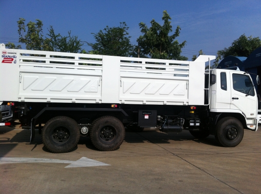 ขายรถบรรทุก10ล้อดั๊มพ์คอกรั้วสามเส้น สองเพลา 270แรงม้า