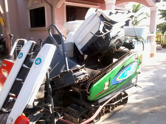 ขายรถเกี่ยวข้าวเล็ก คูโบต้า 12 แรง เหมาะกับข้าราชการอยากทำนาเอง