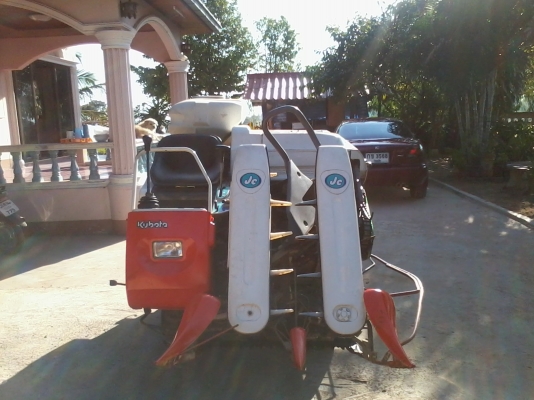 ขายรถเกี่ยวข้าวเล็ก คูโบต้า 12 แรง เหมาะกับข้าราชการอยากทำนาเอง