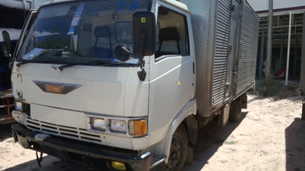 ขายด่วน km779 ปี2532 เครื่อง wo4d ดีมาก ยาว 5.5 เมตร ยางเลเดี้ยนใหม่เอี่ยม คัสซีสวยมากๆ ด้านซ้ายมีเฉี่ยวมา