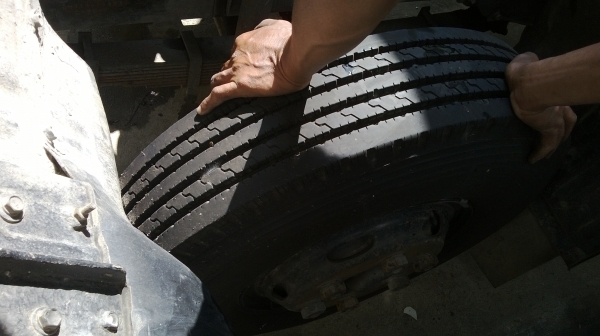 ขายด่วน km779 ปี2532 เครื่อง wo4d ดีมาก ยาว 5.5 เมตร ยางเลเดี้ยนใหม่เอี่ยม คัสซีสวยมากๆ ด้านซ้ายมีเฉี่ยวมา ขายด่วน km779 ปี2532 เครื่อง wo4d ดีมาก ยาว 5.5 เมตร ยางเลเดี้ยนใหม่เอี่ยม คัสซีสวยมากๆ ด้านซ้ายมีเฉี่ยวมา