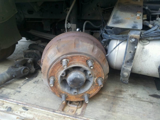 รถโม่10ล้อเล็ก6-7คิว Hino Mega หัวแค๊ป น๊อต6ตัว 2เพลา 6x4 มีระบบDL