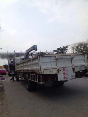 รถฮีโน่ 6 ล้อ ติดเครน 3.50 ตัน. 220 แรงม้า ปี 48 สนใจติดต่อ 081 - 6079515 รถฮีโน่ 6 ล้อ ติดเครน 3.50 ตัน. 220 แรงม้า ปี 48 สนใจติดต่อ 081 - 6079515