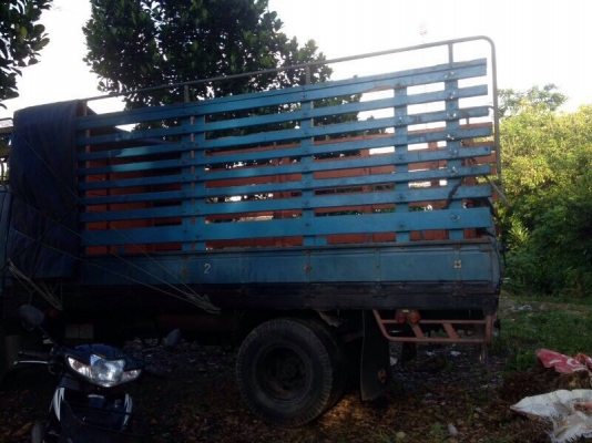 รถอีซูซุ 6 ล้อ รั้ว NPR  เปลื่ยนเครื่อง 110 แรงม้า.  สนใจติดต่อ 081 - 6079515