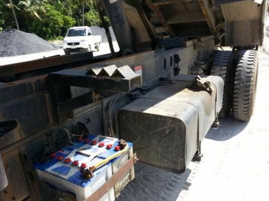 รถฮีโน่ 6 ล้อดั้ม FG1J  220 แรงม้า ปี 50  ( รถวิ่ง 243,xxx กม. )  สนใจติดต่อ 081 - 6079515