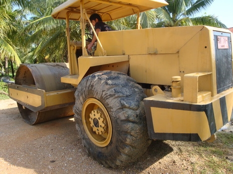 รถบดล้อเหล็ก SAKAI