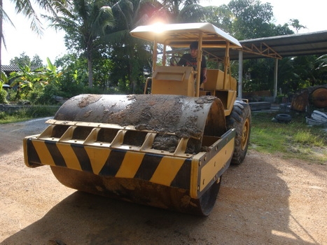 รถบดล้อเหล็ก SAKAI