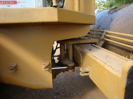 รถบดล้อเหล็ก SAKAI