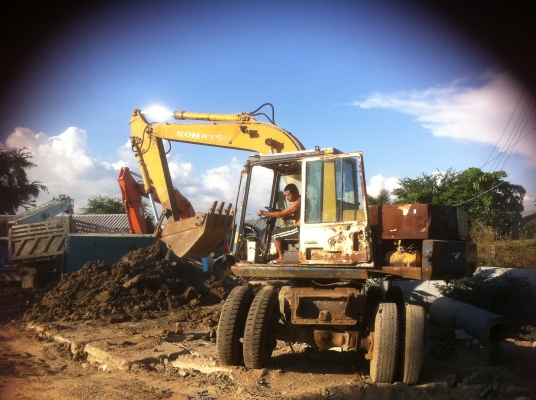 ขายด่วน KOMATSU PW100-3  รถใช้งานอยู่ทุกวัน เครื่องดี เอวแน่น ระบบดี เบรคดี บูมอาร์มไม่มีแตกร้าว  พร้อมใช้งานราคาคุยกันได้จ้า