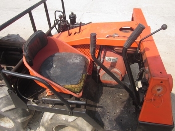 ขาย-รถบรรทุกล้อยาง / Dumper ดั๊มเปอร์ MITSUBISHI: AT5 เครื่องเบนซิน 2 สูบ ขับเคลื่อน 6 ล้อ = ราคา 78,000 บาท