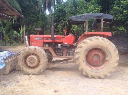 ขายรถไถ KUBOTA 8030 เพลาในเกียร์ธรรมดา สนใจโทร 0819701072